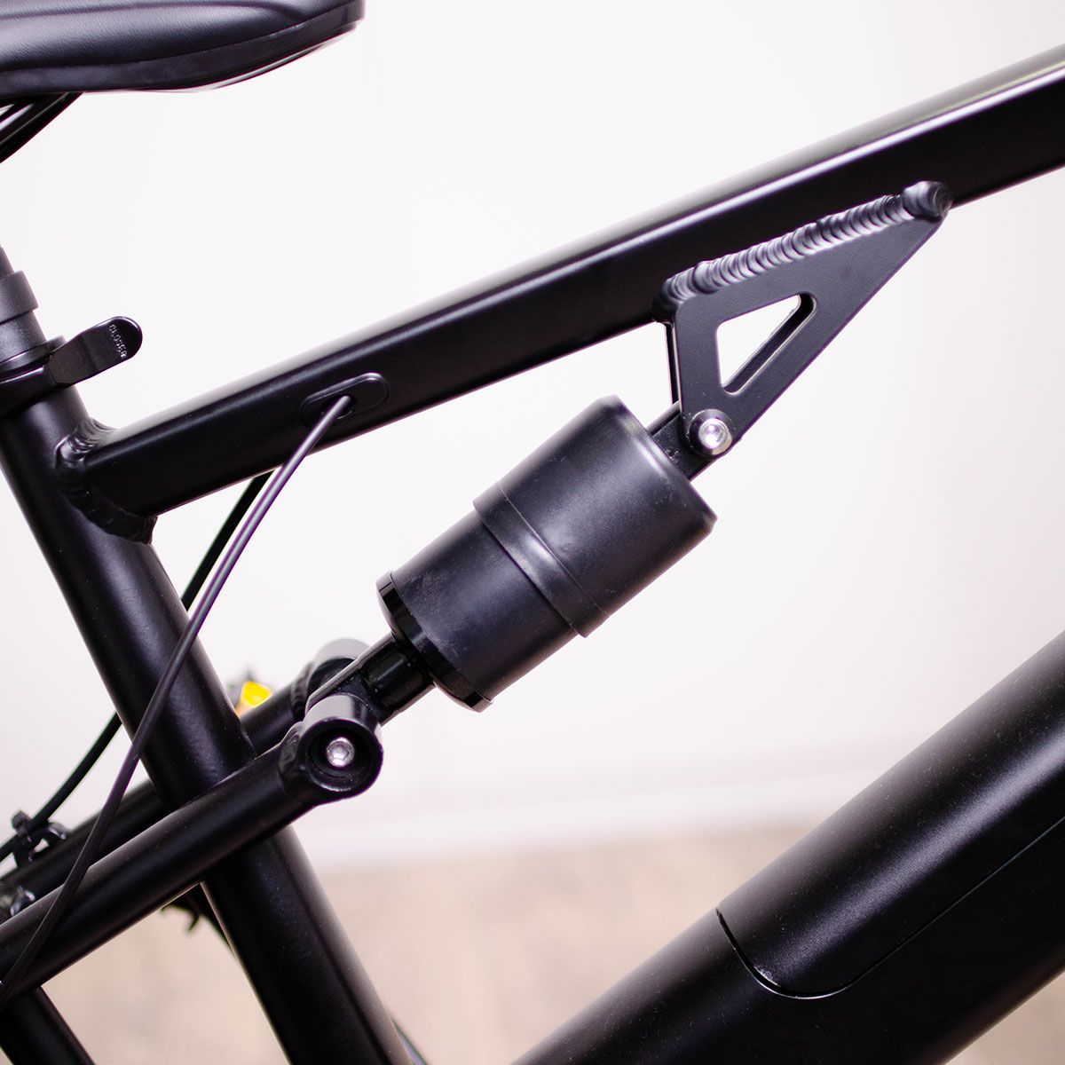 【予約特典50台限定5,000円OFF】電動アシスト自転車 E-BIKE BMX CYRQ サーク12月入荷予定