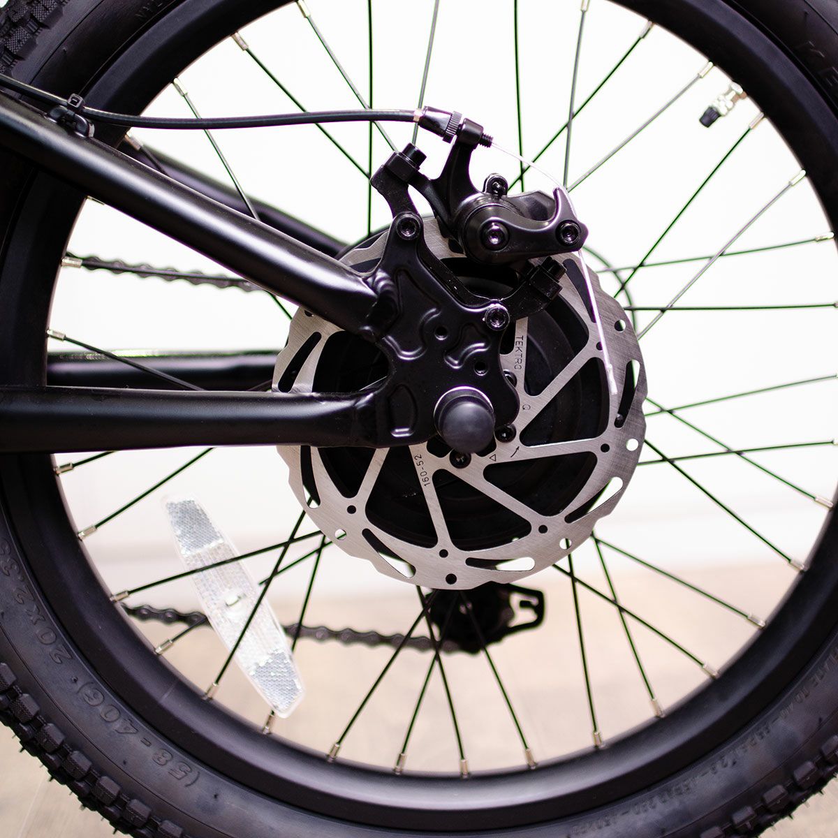 【予約特典50台限定5,000円OFF】電動アシスト自転車 E-BIKE BMX CYRQ サーク12月入荷予定