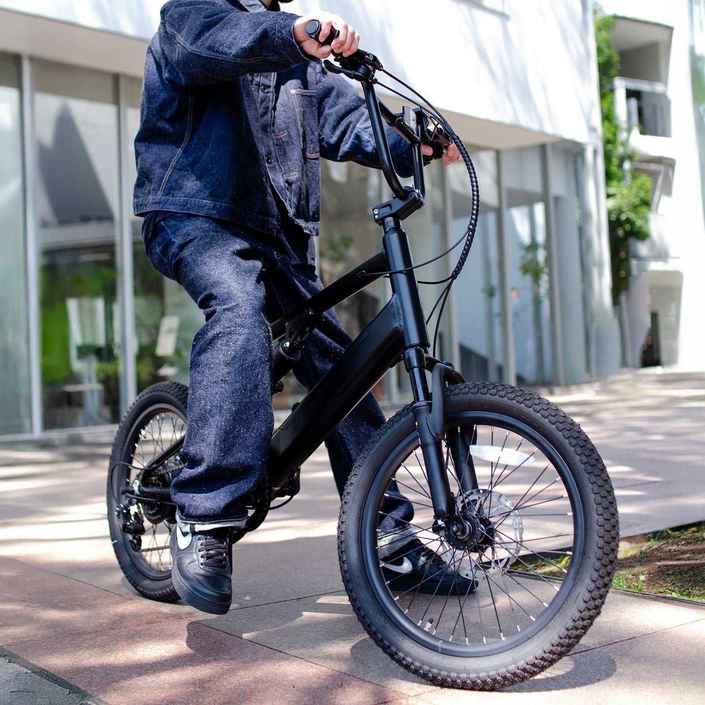 電動アシスト自転車 E-BIKE BMX CYRQ サーク ブラック