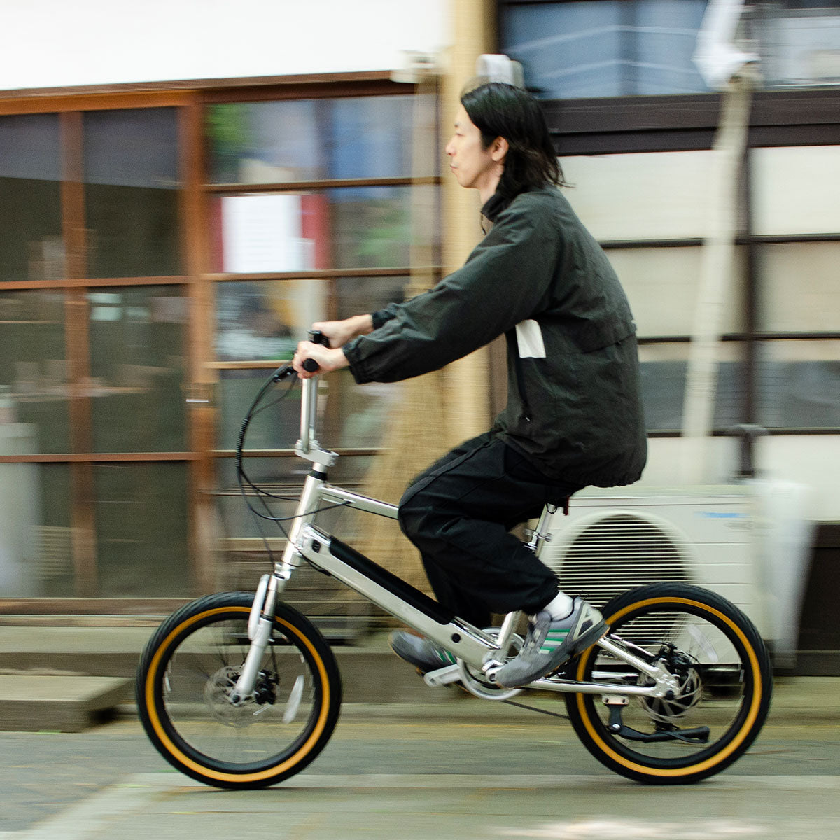 電動アシスト自転車 E-BIKE BMX CYRQ サーク クローム